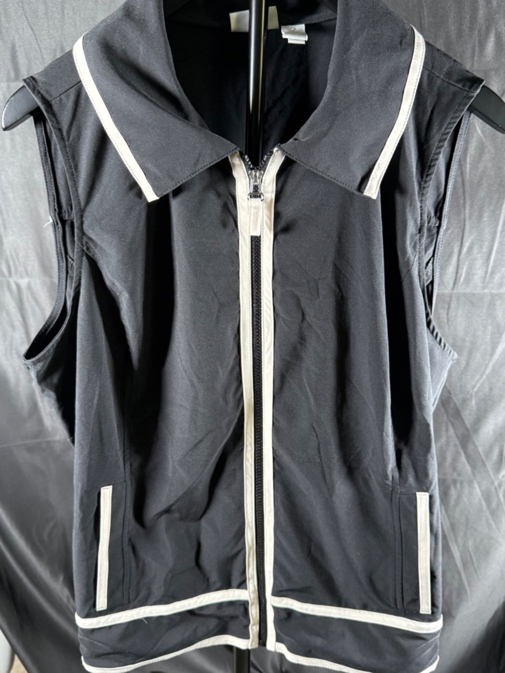 Chico's Zenergy Like New Zip Up Vest (Size 2-see size chart)